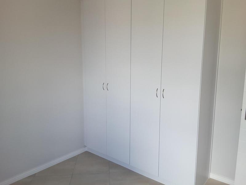 To Let 2 Bedroom Property for Rent in Buhrein Western Cape